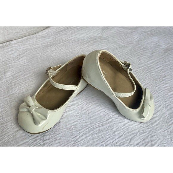 Toddler Girls Children's Place White Dress Shoes with Bow Patent Size 8 Toddler - Picture 9 of 13